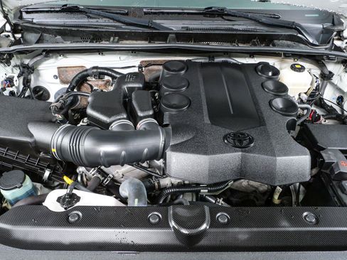 Used 2019 Toyota 4Runner SR5 Premium AWD/4WD image 37