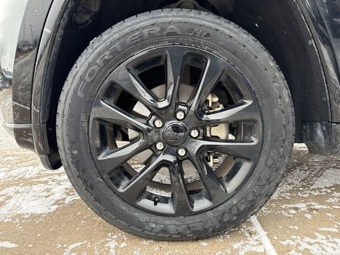 Used 2020 Jeep Grand Cherokee Altitude image 27