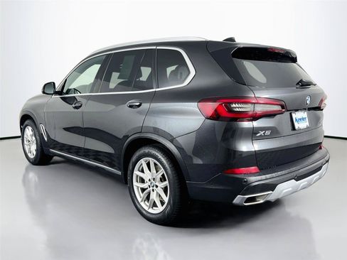 Used 2023 BMW X5 xDrive40i w/ Premium Package AWD/4WD image 4