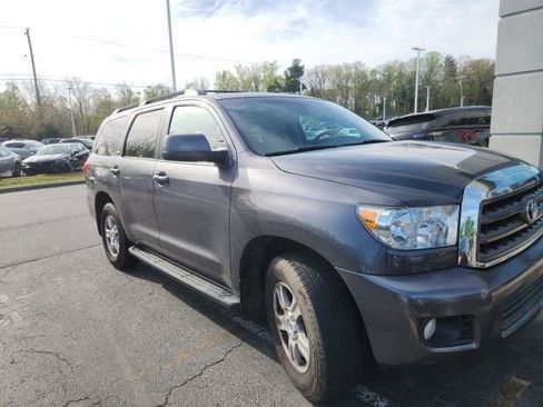 Used 2016 Toyota Sequoia SR5 image 1