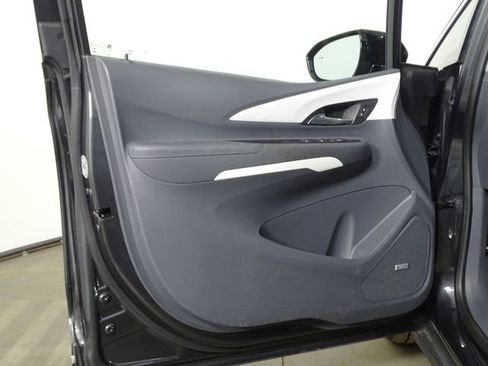 Used 2020 Chevrolet Bolt Premier w/ Infotainment Package image 16