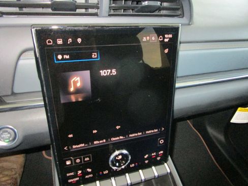 New 2026 GMC Terrain AT4 w/ Technology Package II image 32