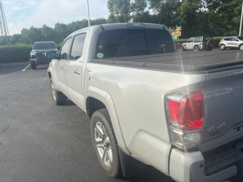 Used 2018 Toyota Tacoma Limited AWD/4WD image 9