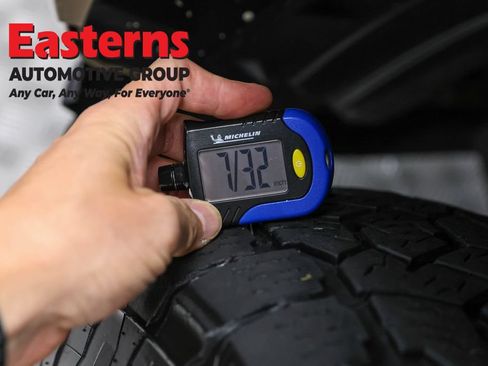 Used 2018 Toyota Tacoma SR5 AWD/4WD image 25