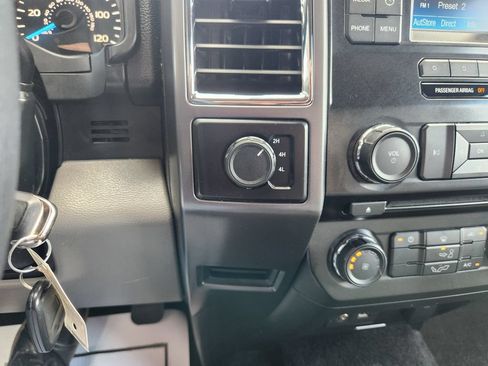 Used 2015 Ford F150 XLT AWD/4WD image 26