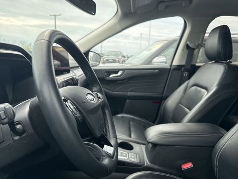 Used 2021 Ford Escape Titanium FWD image 32