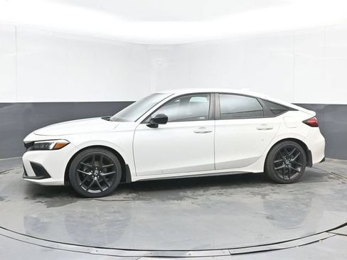 Used 2023 Honda Civic Sport image 6