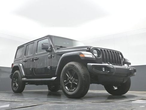 Used 2020 Jeep Wrangler Unlimited Sahara AWD/4WD image 40