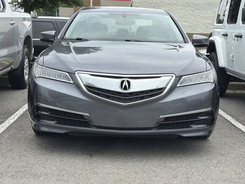 Used 2017 Acura TLX V6 FWD image 2