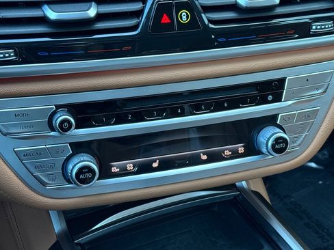 Used 2020 BMW 740i w/ Premium Package image 20