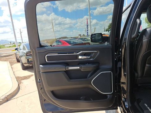 Used 2020 RAM 1500 Laramie AWD/4WD image 17