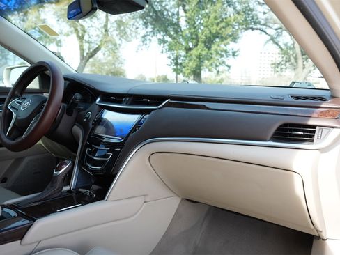 Used 2015 Cadillac XTS Luxury w/ Driver Awareness Package image 25