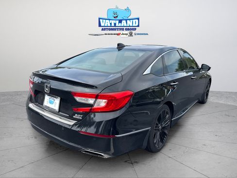 Used 2018 Honda Accord Touring image 24