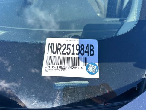 Used 2021 Nissan Rogue Sport S image 31