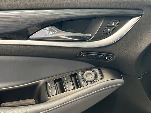 Used 2019 Buick Enclave Premium image 9