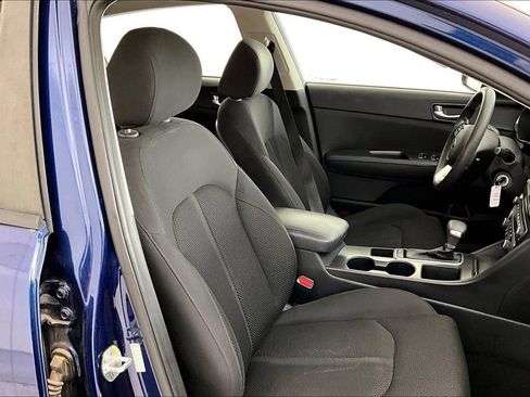 Used 2020 Kia Optima LX image 10