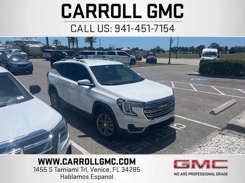 Used 2024 GMC Terrain SLT image 1