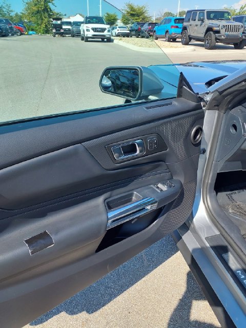 Used 2025 Ford Mustang GT Premium RWD image 17