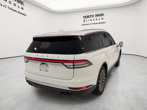 Used 2021 Lincoln Aviator Reserve w/ Class IV Trailer Tow Package RWD image 5