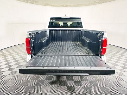Used 2024 Toyota Tacoma SR5 RWD image 31