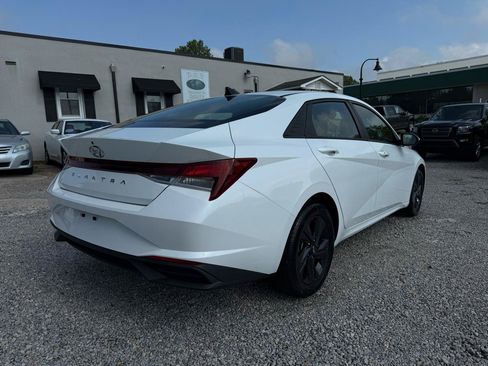 Used 2021 Hyundai Elantra SEL FWD image 5