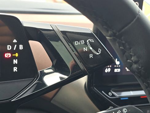 Used 2023 Volkswagen ID.4 2WD image 24