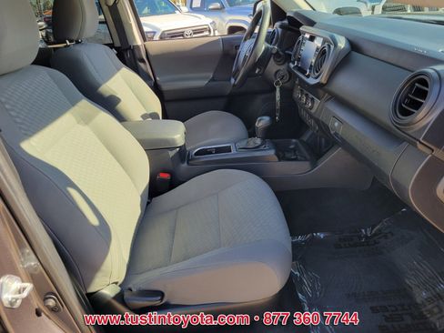 Certified 2022 Toyota Tacoma SR image 15
