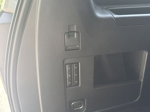 Used 2024 Ford Expedition Max Platinum AWD/4WD image 16