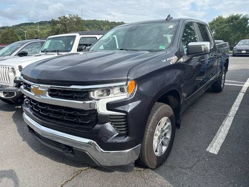 Used 2023 Chevrolet Silverado 1500 LT w/ Protection Package AWD/4WD image 2