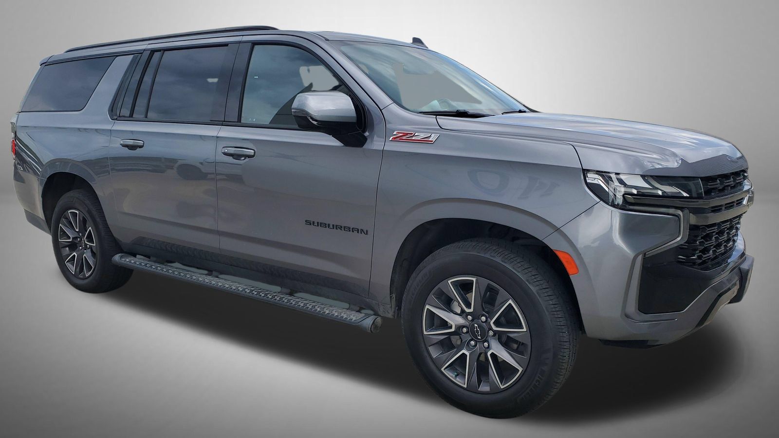 Used 2021 Chevrolet Suburban Z71 w/ Luxury Package AWD/4WD image 2