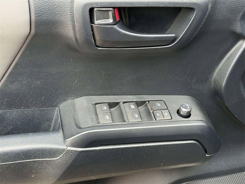 Used 2018 Toyota Tacoma SR w/ SR Convenience Package image 20