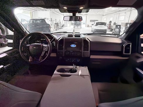 Used 2019 Ford F150 XLT w/ Heavy-Duty Payload Package AWD/4WD image 10