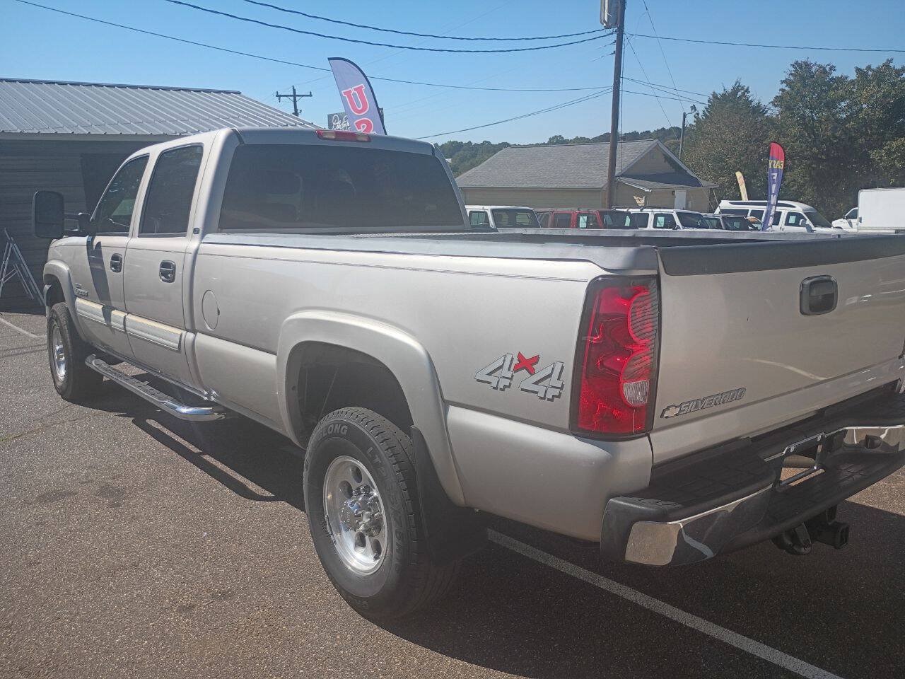 Used 2007 Chevrolet Silverado 2500 LT w/ Heavy-Duty Power Package AWD/4WD image 8