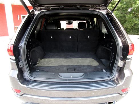 Used 2020 Jeep Grand Cherokee Altitude image 23