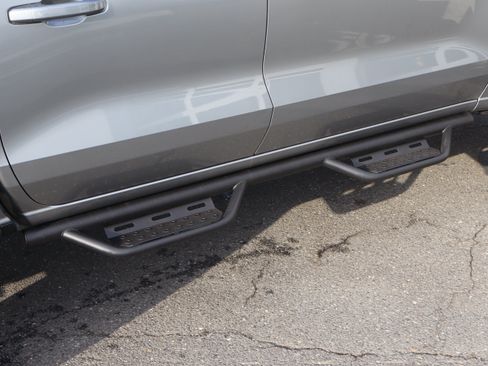 Used 2024 Chevrolet Colorado ZR2 w/ ZR2 Convenience Package III AWD/4WD image 12