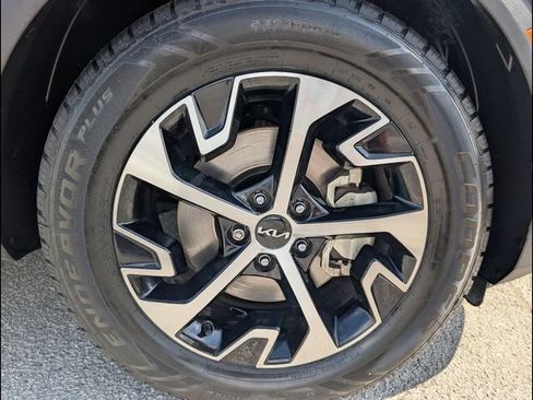 Certified 2025 Kia Sportage EX FWD image 19