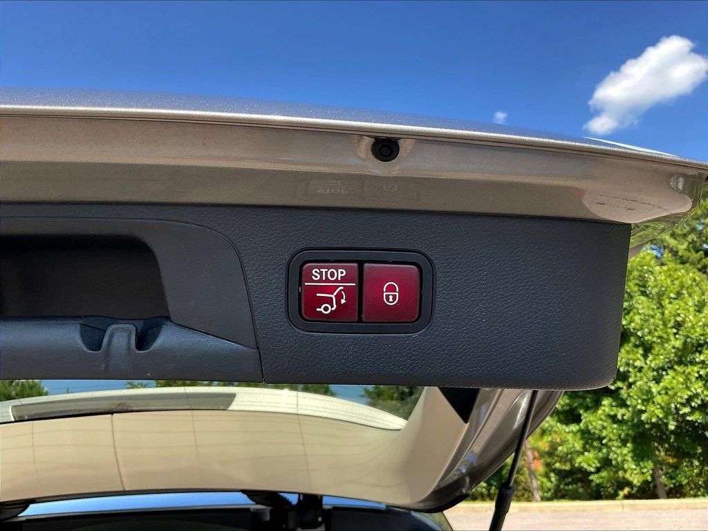 Used 2020 Mercedes-Benz GLC 300 image 36