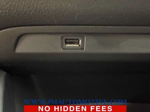 Used 2021 MAZDA MAZDA3 s FWD image 33