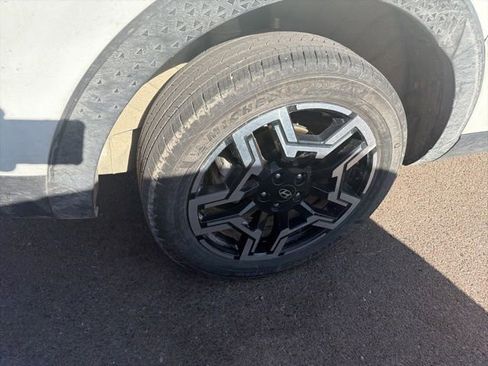 Used 2025 Hyundai Santa Cruz Limited image 18