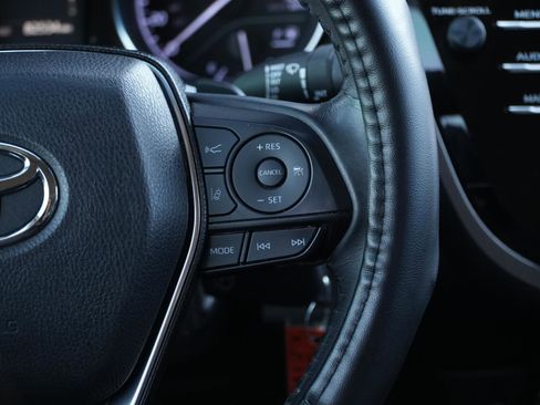 Used 2020 Toyota Camry SE image 21