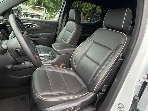 Used 2023 Chevrolet Traverse Premier w/ Redline Edition AWD/4WD image 4