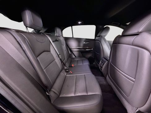 Used 2025 Cadillac XT4 Sport w/ LPO, Onyx Lite Package FWD image 28
