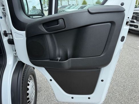 Used 2023 RAM ProMaster 2500 FWD image 9
