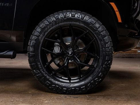 Used 2025 Chevrolet Tahoe Z71 w/ Z71 Off-Road Package image 12