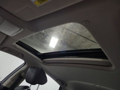 Used 2019 Honda Accord Touring image 14