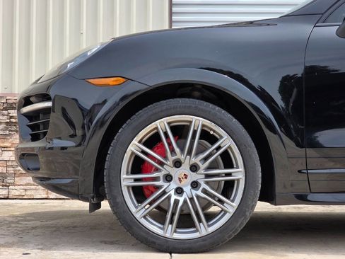 Used 2014 Porsche Cayenne GTS AWD/4WD image 39