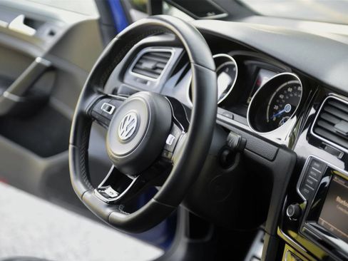 Used 2015 Volkswagen Golf R 4-Door AWD/4WD image 41