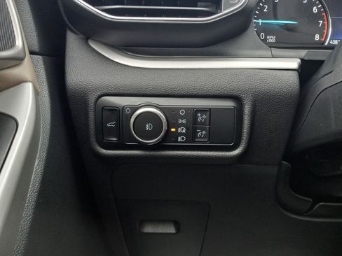 Used 2024 Ford Explorer XLT w/ Equipment Group 202A RWD image 26