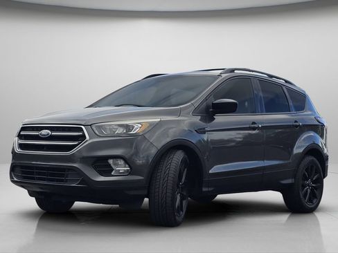 Used 2018 Ford Escape SE w/ SE Sport Appearance Package AWD/4WD image 19
