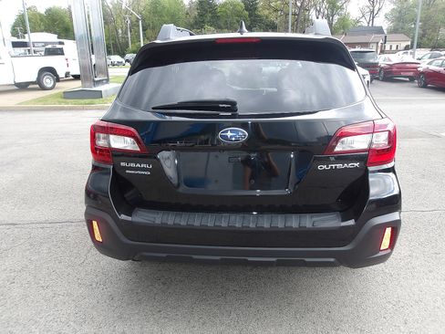 Used 2018 Subaru Outback 2.5i Premium AWD/4WD image 6